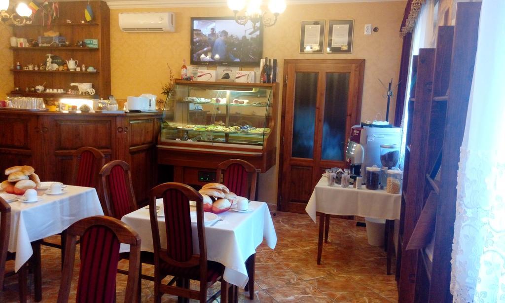 Hotel Csillag Panzio à Vác Extérieur photo
